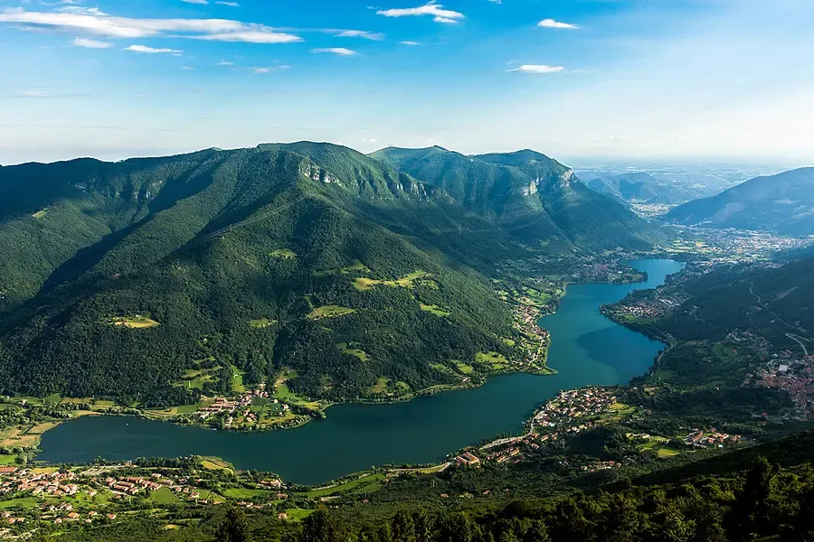 Vista aerea del Lago
